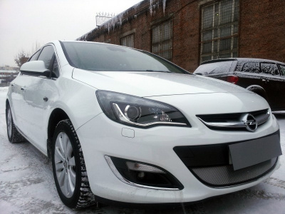 Opel Astra (12–15) Защита радиатора, хром